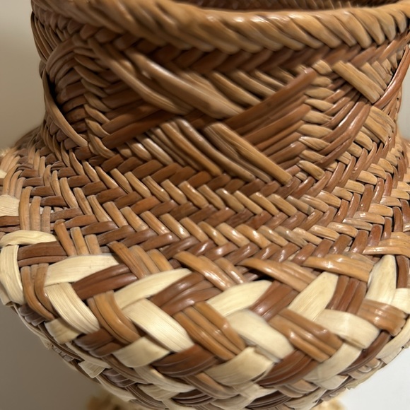 Tarahumara pine needle basket - Picture 4 of 4